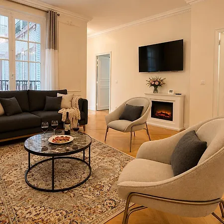 Eugene Apartment *
